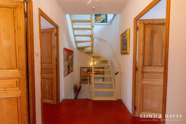 Marseille- L'ESTAQUE_Rare- Maison de ville 170 m2 rénovée avec charme.