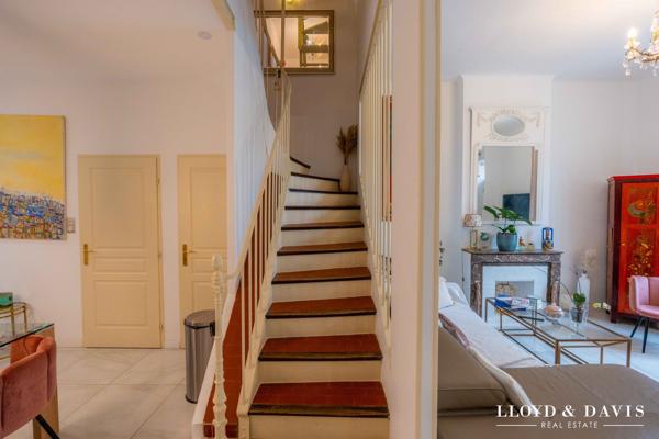 Marseille- L'ESTAQUE_Rare- Maison de ville 170 m2 rénovée avec charme.