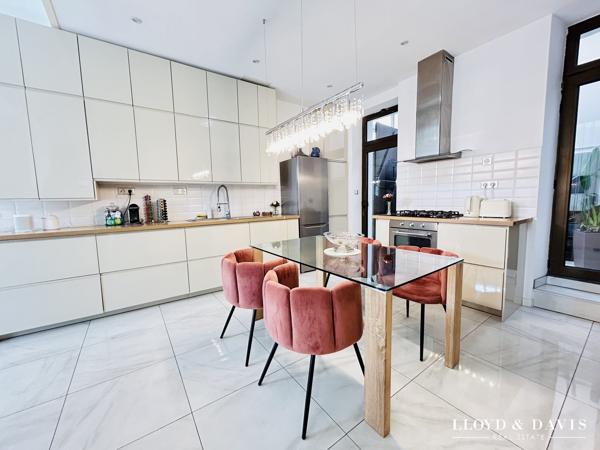 Marseille- L'ESTAQUE_Rare- Maison de ville 170 m2 rénovée avec charme.