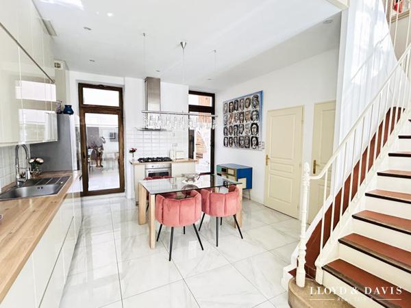 Marseille- L'ESTAQUE_Rare- Maison de ville 170 m2 rénovée avec charme.