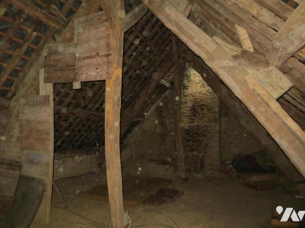 Dans bourg avec commerces et école LANDELLES ET COUPIGNY