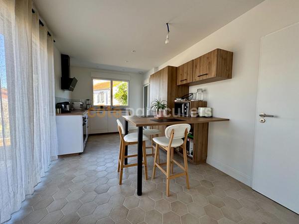 Vente Maison150 m² - 5 Pièces - LES LUCS SUR BOULOGNE (85170)