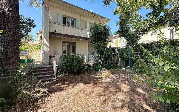 Maison à vendre    6 pièces • 169 m2 Avignon