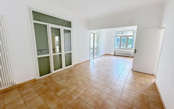 Maison à vendre    6 pièces • 169 m2 Avignon