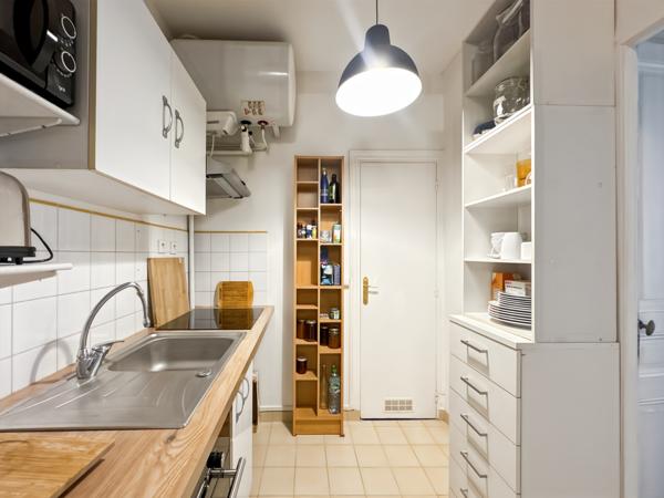 Appartement
         2 pièces
        - 40 m² 345 000 € *