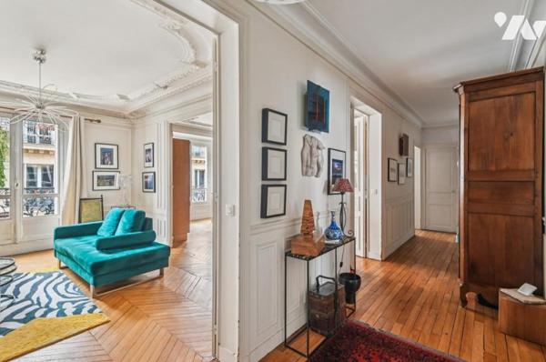 PARIS XVIIIe - Appartement 4 pièces - Secteur Barbès