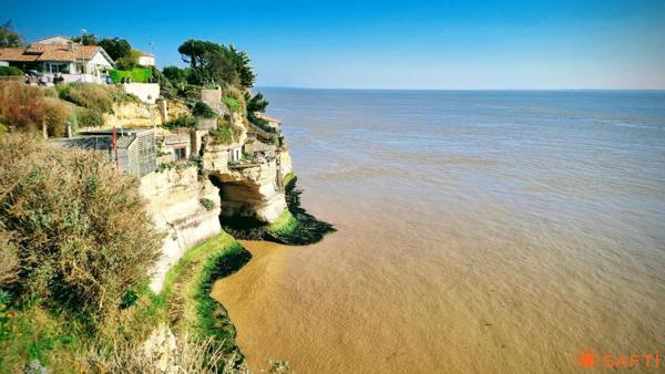 Maison contemporaine avec vue estuaire – Emplacement privilégié à Meschers-sur-Gironde