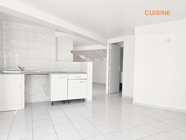 Appartement F2 de 47m2 avec terrasse - Emplacement stratégique