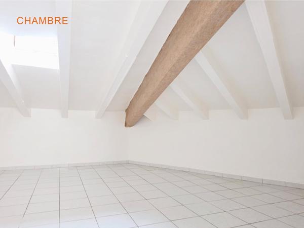 Appartement F2 de 47m2 avec terrasse - Emplacement stratégique