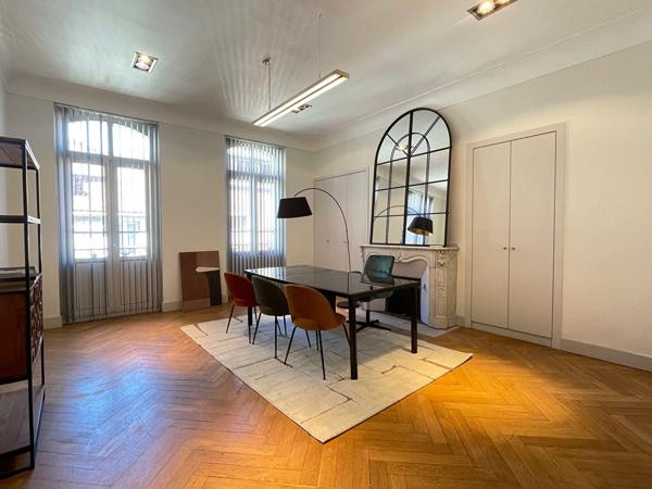 31000 TOULOUSE BUREAU DANS CABINET D'AVOCATS - RUE REMUSAT