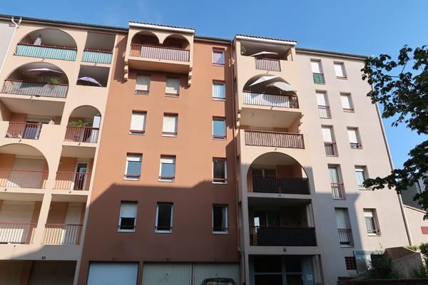 TOULOUSE HAUT-ROSERAIE - Ensemble immobilier de 209.35 m2 composé de 3 appartements loués avec cave et parking + 6 parkings , Toulouse