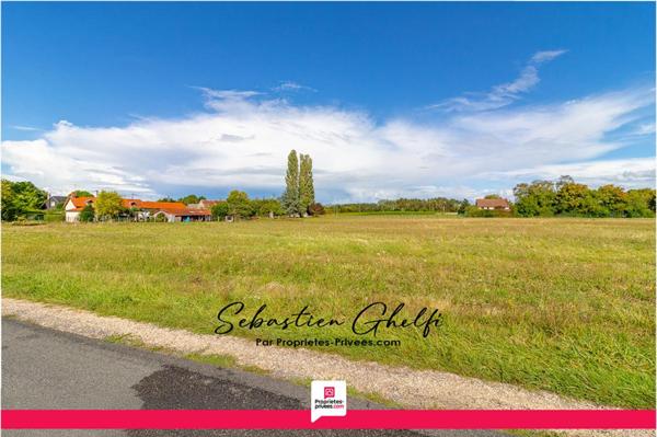 Terrain secteur du Controis En Sologne 1050 m 2 belle façade de 29 m