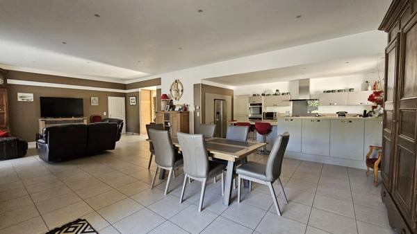 Villa Recente T6 196m², parcelle 3600m² - REF. VM351
