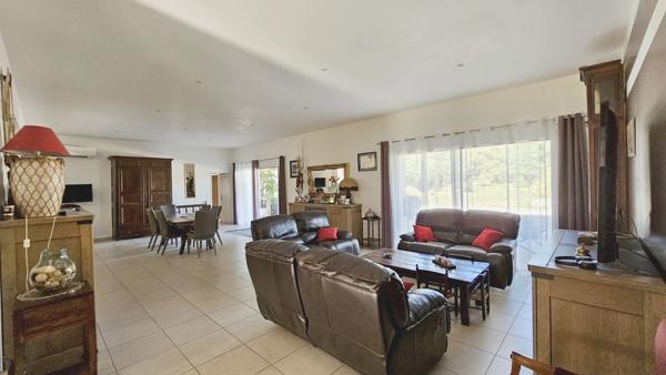 Villa Recente T6 196m², parcelle 3600m² - REF. VM351
