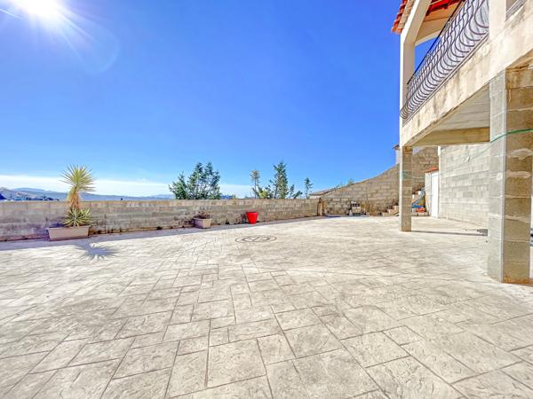 Maison 8 pièces - 185 m² Exclusivité efficity