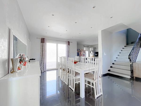 Maison 8 pièces - 185 m² Exclusivité efficity