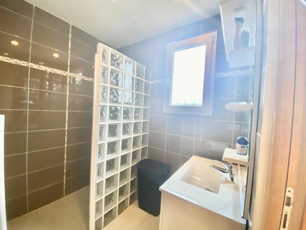 Maison plain pied avec sous sol total - 4 pièces - 3 chambres