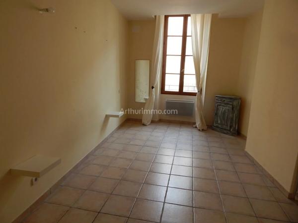 Location                                                      Appartement
                        
                     3 pièces                      57 m2                     à Salernes