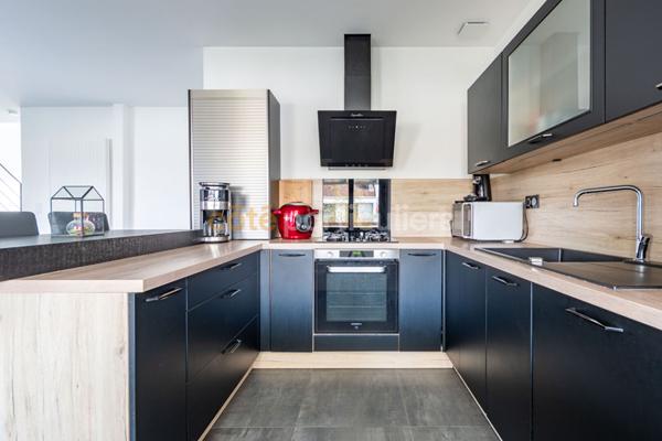 Vente Maison155,68 m² - 6 Pièces - LA ROCHE SUR YON (85000)