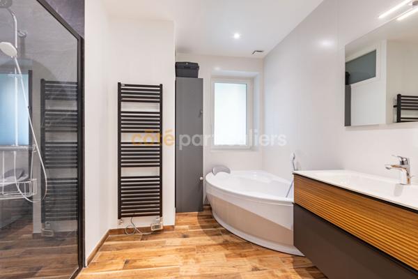 Vente Maison155,68 m² - 6 Pièces - LA ROCHE SUR YON (85000)