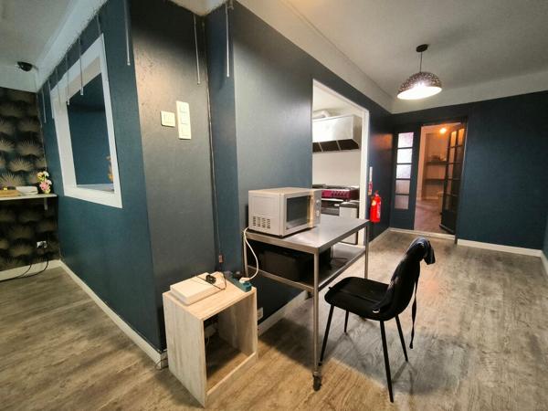 LEZIGNAN-CORBIERES - Local commercial A LOUER de 78 m²