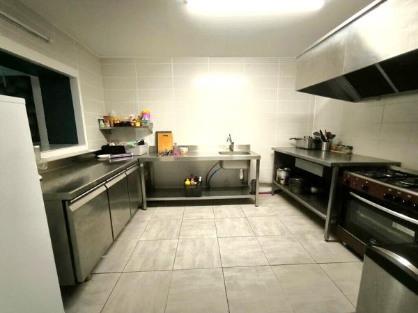 LEZIGNAN-CORBIERES - Local commercial A LOUER de 78 m²