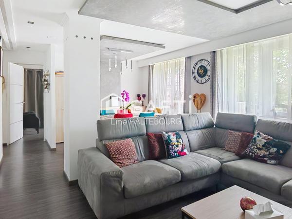 Coup de cœur assuré pour ce 3 pièces moderne avec balcon et cave !