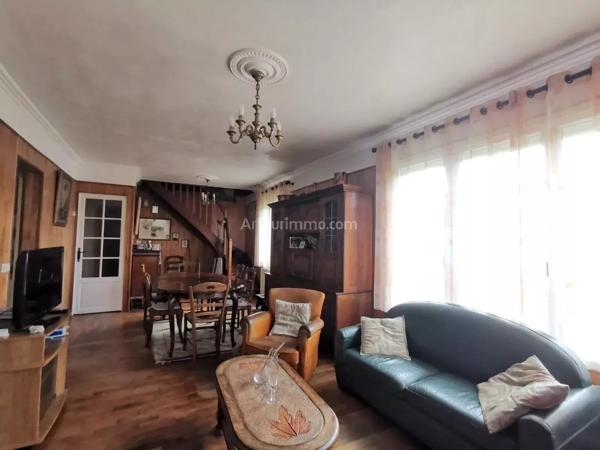 Vente                                                      Maison
                        
                     6 pièces                      101 m2                     à Villeneuve-Saint-Georges