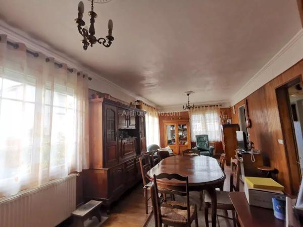 Vente                                                      Maison
                        
                     6 pièces                      101 m2                     à Villeneuve-Saint-Georges