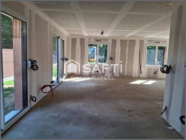 PAVILLON NEUF BEAUX VOLUMES ET GRAND TERRAIN