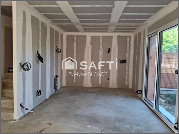 PAVILLON NEUF BEAUX VOLUMES ET GRAND TERRAIN