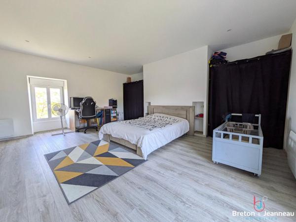 Corps de ferme avec dépendances secteur VAIGES