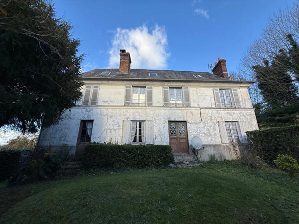À VENDRE – CORPS DE FERME AVEC MAISON DE MAÎTRE, DOMAINE CLOS DE MURS – CORMEILLES CENTRE