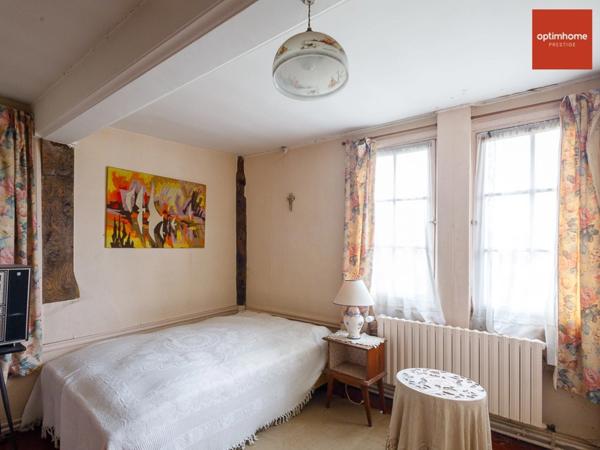 À VENDRE – CORPS DE FERME AVEC MAISON DE MAÎTRE, DOMAINE CLOS DE MURS – CORMEILLES CENTRE