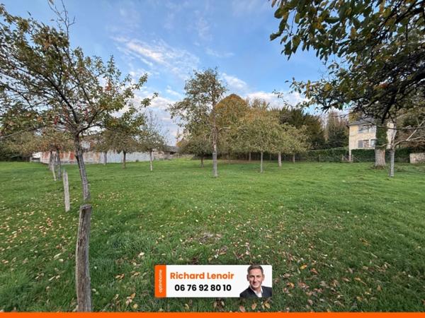 À VENDRE – CORPS DE FERME AVEC MAISON DE MAÎTRE, DOMAINE CLOS DE MURS – CORMEILLES CENTRE