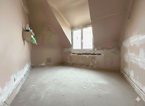 CHAMBRE DE BONNE AU FORT POTENTIEL !