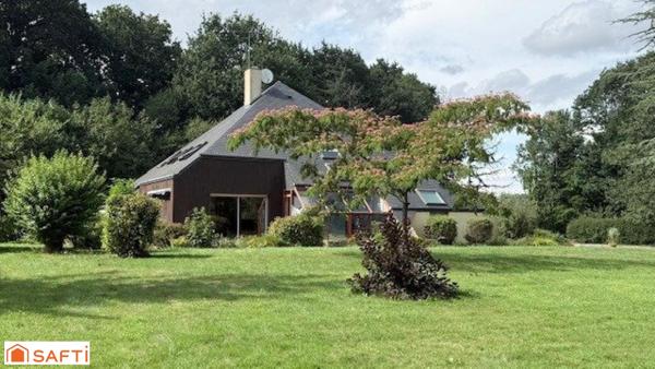 A SAISIR MAISON D'ARCHITECTE PROCHE ECOLE ET COMMERCES