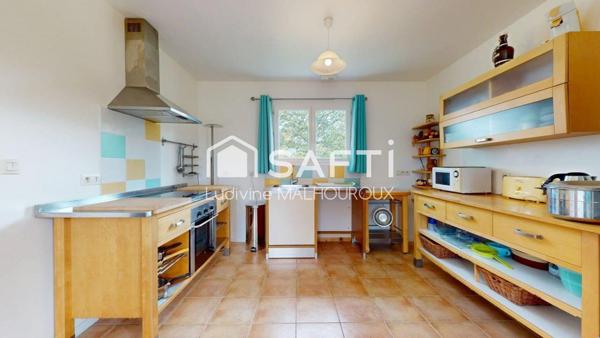 Maison de plein pied, avec piscine, 3 chambres, grand terrain & vue dégagée – Au calme, proche commodités