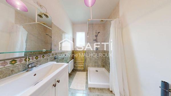 Maison de plein pied, avec piscine, 3 chambres, grand terrain & vue dégagée – Au calme, proche commodités