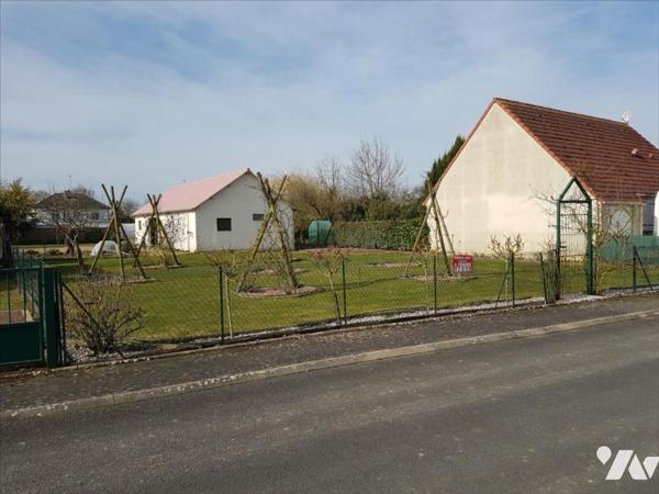 VILLAINES/MALICORNE, Terrain viabilisé centre bourg.