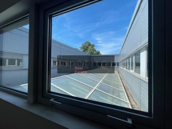 Bureau de 800 m² à louer à Bordeaux Bassins A Flot