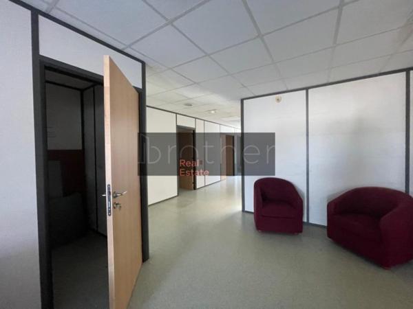 Bureau de 800 m² à louer à Bordeaux Bassins A Flot