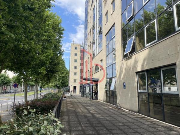 Bureau de 374 m² à louer à Bordeaux Meriadeck