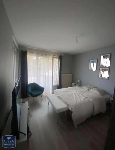 Appartement à louer 3 pièces 75.03m² Châteauroux (36000)