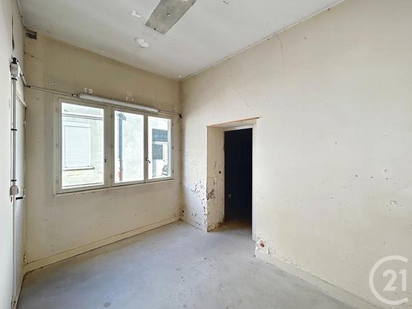 Appartement 3 Pièces à vendre  3 pièces - 55,79 m 2   FONTAINEBLEAU  - 77