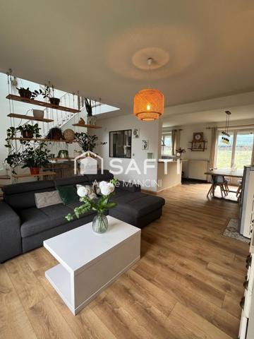 Maison 6 pièces, 4 chambres avec 533 m2 de jardin.