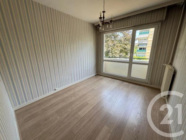 Appartement F3 à vendre  3 pièces - 73,12 m 2   ARPAJON  - 91