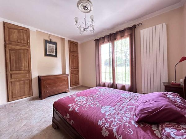 MONTAIGU-VENDEE / Vente Maison 8 Pièces 200 m²