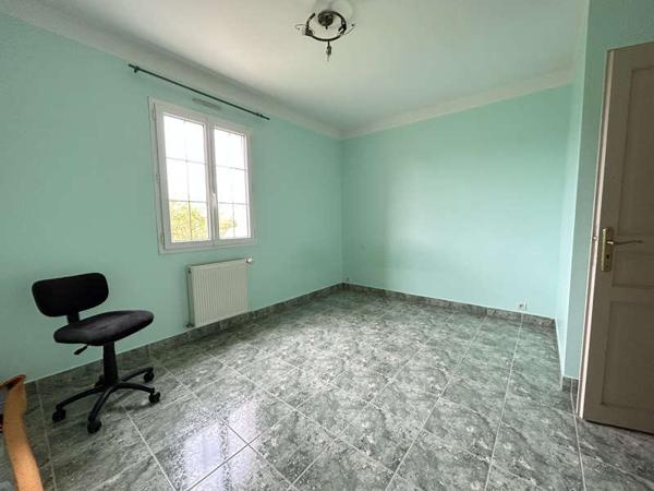 MONTAIGU-VENDEE / Vente Maison 8 Pièces 200 m²