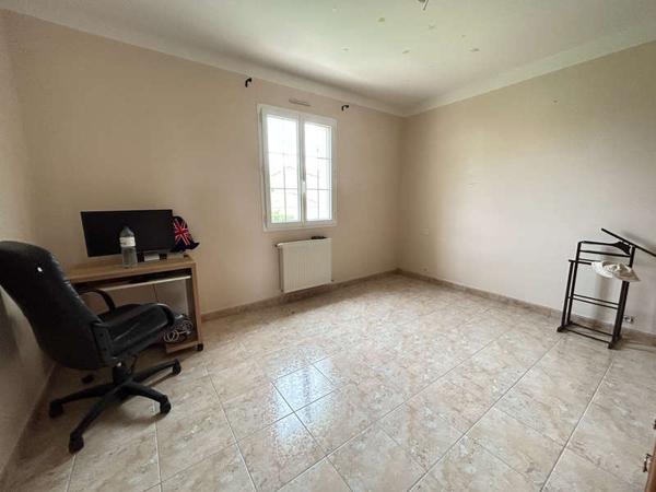 MONTAIGU-VENDEE / Vente Maison 8 Pièces 200 m²